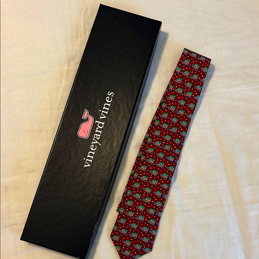 Vineyard Vines Festive Red and Green Tie